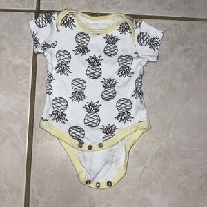 1351. Kyle & deena 0-3 months